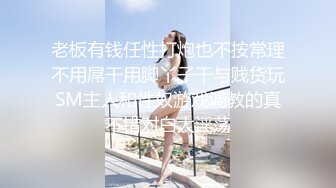 再约两个甜美萌妹双飞啪啪左拥右抱一起舔弄翘起屁股轮着操