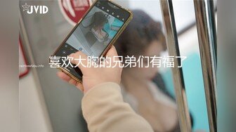 【新片速遞】丧志母狗无脑调教，大奶肥逼骚臀老熟女，淫声荡语玩奶拳交骚逼，爆草抽插，母狗爬行射她骚奶子上，精彩刺激