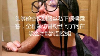 一身铜色肌肤妖娆身姿的泰国人妖挺着浑圆的胸脯挤出奶水 被老外干的鸡巴硬挺射出好多精液 最后口爆吞精 硬核刺激