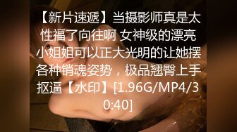 STP33280 快樂XX 大白天和男友XX~孤獨與寂寞啪啪撞個滿懷~尿尿~瓣B特寫