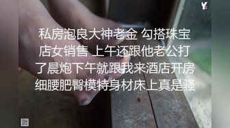 妻子很骚，商场买了一条紫色的内裤，洗好澡穿着在床上等我，忍不住脱了裤子操一下！