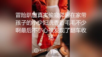 【零零后杀手】酒店约操小萝莉，扒掉衣服扣穴